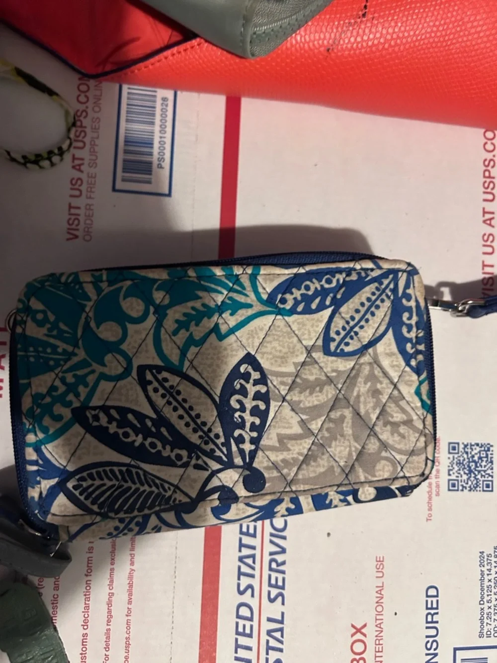 Vera Bradley Blue Teal Floral Quilted Wristlet - Picture 4 of 4